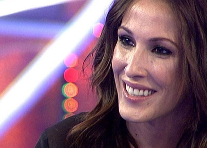Malú en da una sorpresa a una niña y se reencuentra con David Barrull