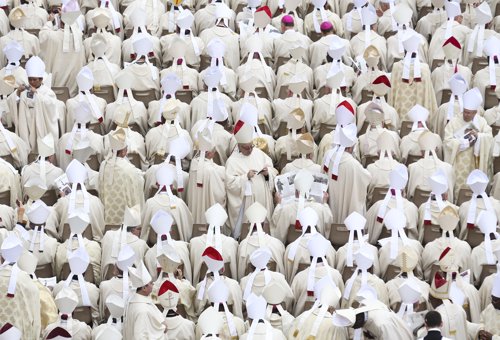 Obispos en la ceremonia de canonización 