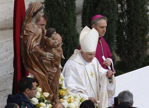 El Papa Emérito Benedicto XVI en la ceremonia de c