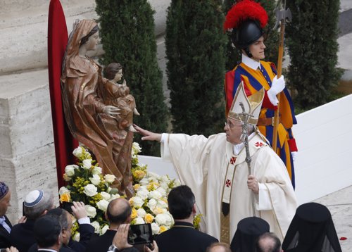 El Papa Francisco a su llegada a San Pedro