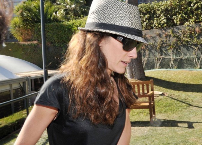 Telma Ortiz, muy molesta al ser fotografiada por la prensa en el Trofeo Godó