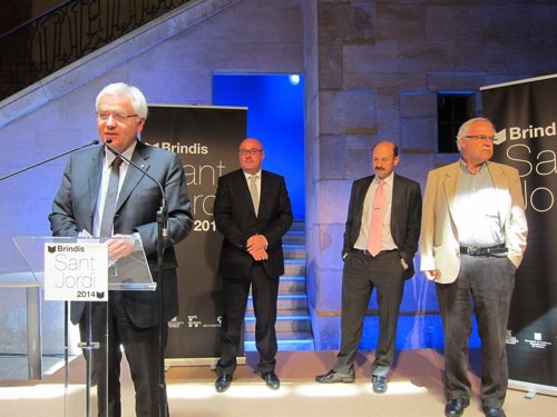 Brindis de Sant Jordi con el conseller F.Mascarell