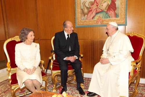 Los Reyes de España y el Papa Francisco 