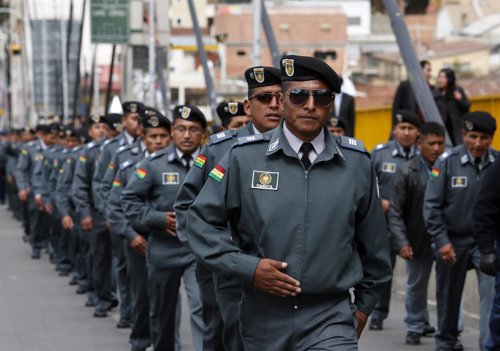 Militares boliviano de bajo rango durante jornada de protestas.