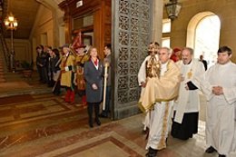 Visita del Ángel de Aralar al Palacio de Navarra en 2013.