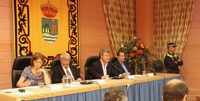 Pleno de abril en el Ayuntamiento de Estepona José María García Urbano alcalde