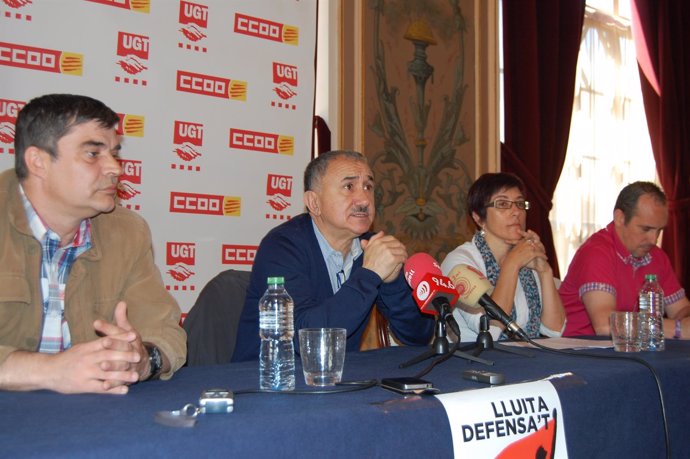 J.Sancristòfol, J.M. Àlvarez (UGT) - A.García, E.Rodríguez (CCOO)