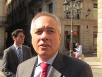 Navarro (PSC) avisa de que la "crispación" está "creciendo" en Cataluña y reclama "condenas sin matices"