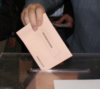 Estar en paro en España no cambia la orientación del voto, pero sí aumenta la abstención en elecciones generales
