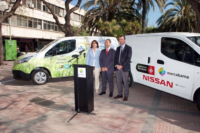 Marco Toro (Nissan), Sònia Recasens (Ayto.Barcelona) y Josep Tejedo (Mercabarna)