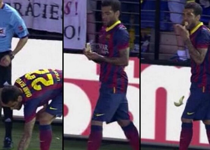 Alves se come el plátano en Villareal