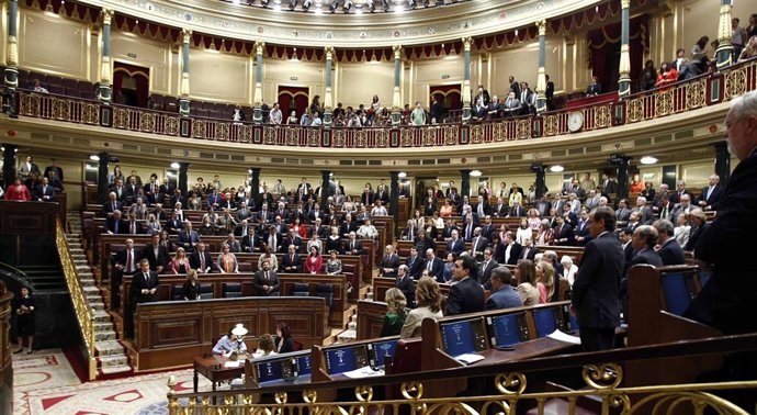 Minuto De Silencio En El Pleno Del Congreso Por El Terremoto De Lorca