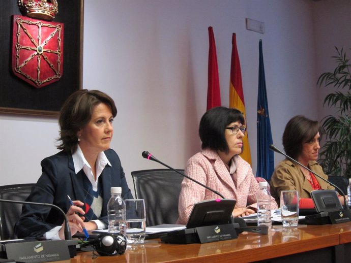 Yolanda Barcina, en comparecencia en el Parlamento de Navarra.