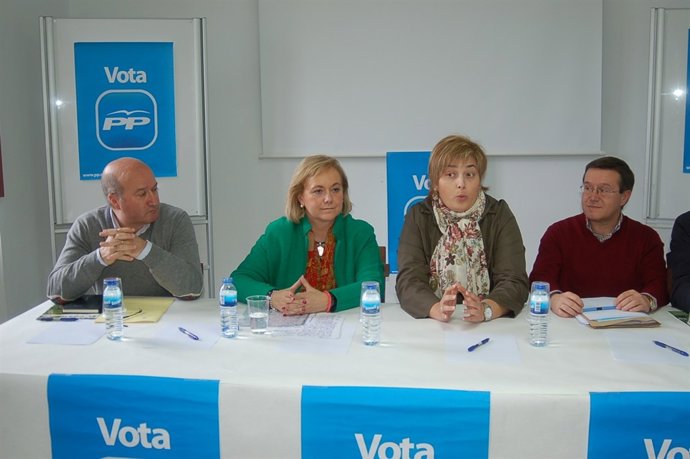 Reunión de Mercedes Fernández con portavoces del PP en Coaña
