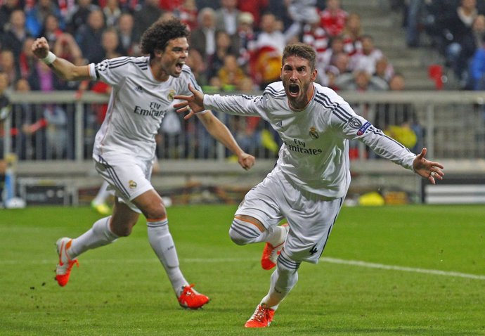 Sergio Ramos y Pepe celebran el pase a la final