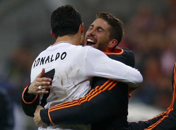 Ramos se abraza a Cristiano en Múnich