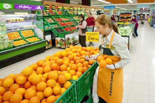 Sección fruta y verdura en una tienda de Mercadona