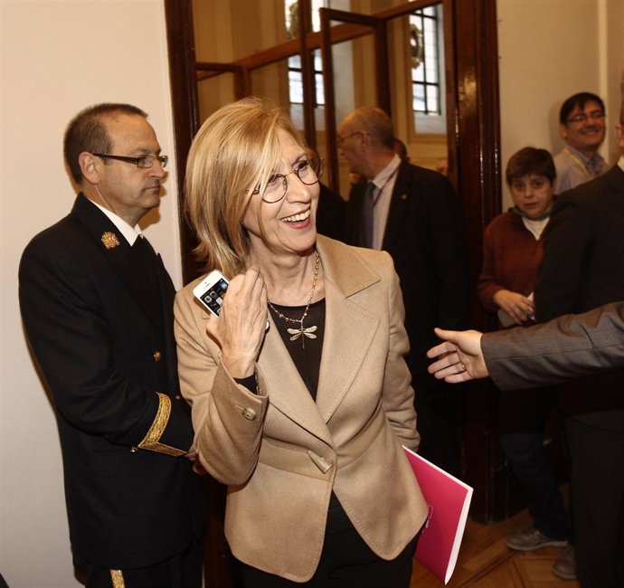 Rosa Díez, portavoz de UPyD, en los pasillos de la Cámara