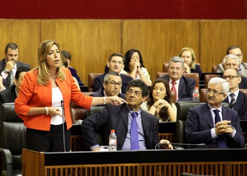 Susana Díaz responde a Carlos Rojas en la sesión de control del Parlamento