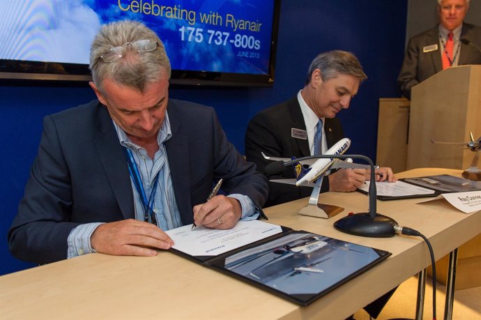 Firma de Ryanair y Boeing