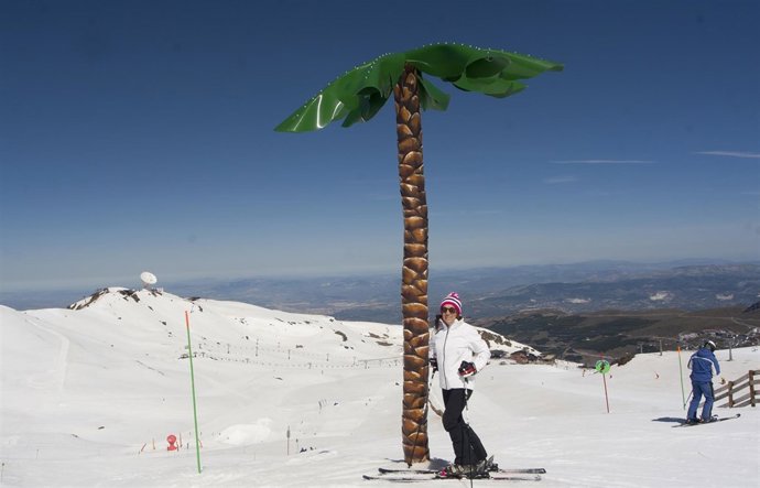 Esquiadora en Sierra Nevada
