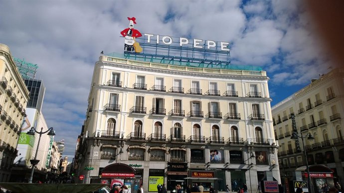 Cartel del Tío Pepe en la Puerta del Sol de Madrid
