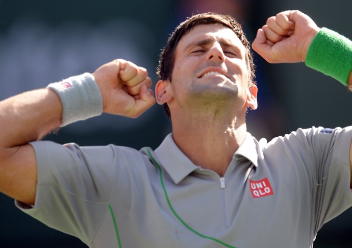 Djokovic doblega a Federer para levantar su tercer título en Indian Wells