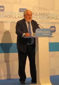Arias Cañete pide al PP "movilizarse" por la "causa España", que Zapatero "convirtió en el problema de la UE"