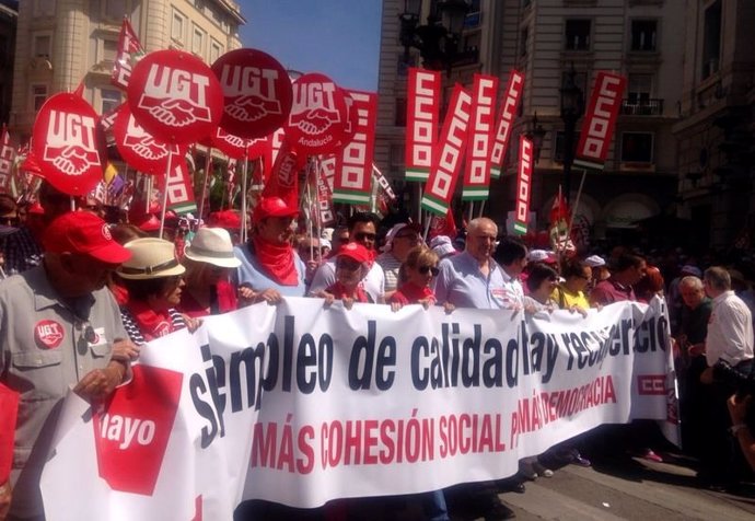 Carbonero y Castilla en el acto principal de los sindicatos por el 1 de Mayo