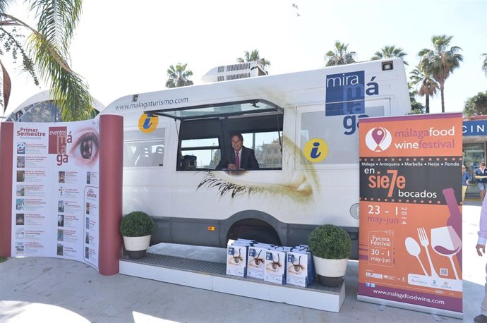 Caneda presenta campaña turística.