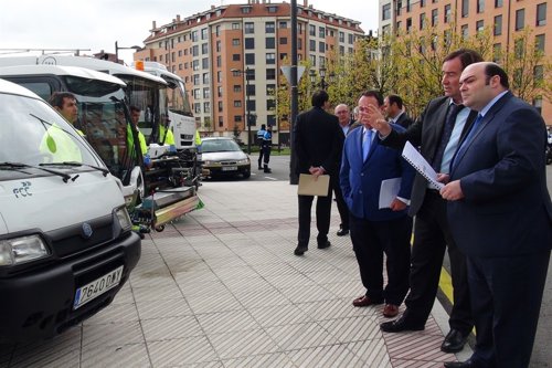 Agustín Iglesias Caunedo, a la derecha
