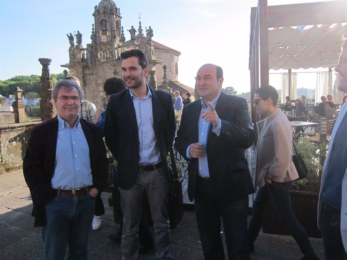 El presidente de PNV/EAJ, Andoni Ortúzar, junto al candidado de CxG