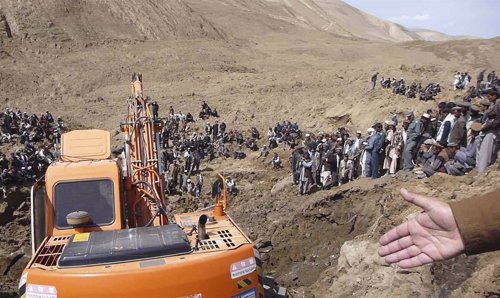 Un deslizamiento de tierra en Afganistán acaba con más de 2.100 muertos.