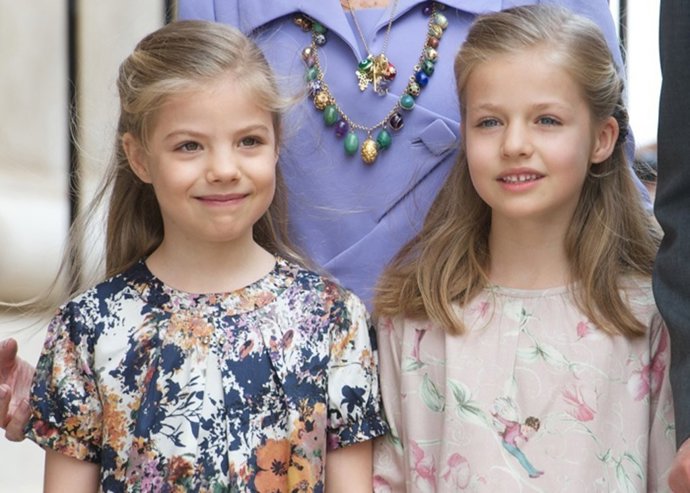 Infantas Leonor Sofia acuden a su primer acto oficial 