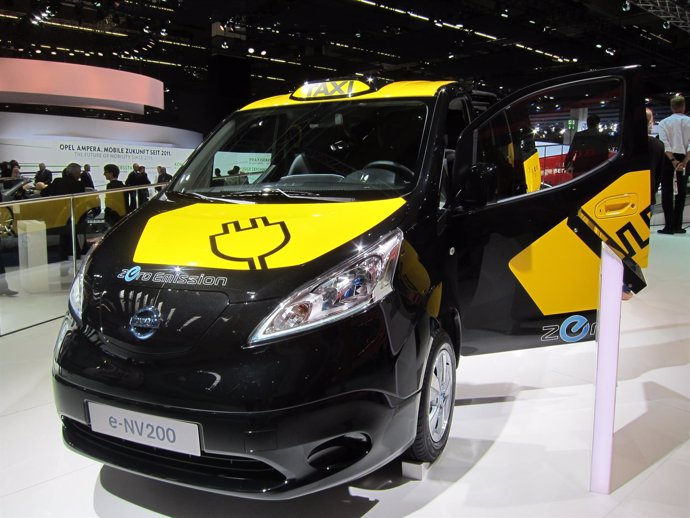 El taxi de Barcelona 100% eléctrico de Nissan en el Salón de Frankfurt 