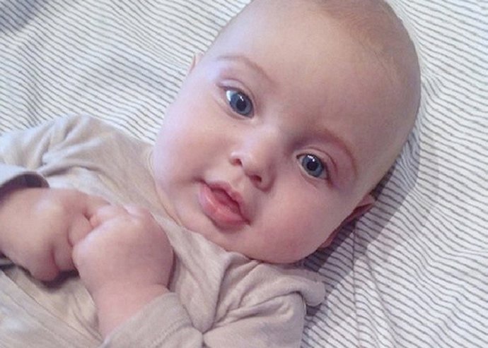 MARTÍN CASILLAS CARBONERO FELICITA A SU MAMA POR INSTAGRAM 