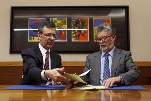 Firma del convenio de colaboración entre el Gobierno de Aragón y la USJ.