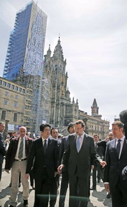 Primer ministro de Japón visita Santiago junto a Mariano Rajoy