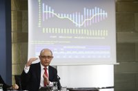 El Gobierno no descarta introducir nuevos copagos en servicios públicos