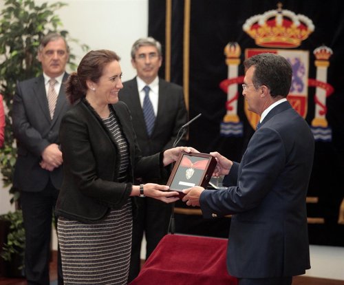Cirac entrega la Medalla de Oro al editor de Diario de Soria