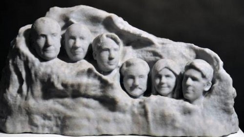 Escultura con impresora 3D similar al Monte Rushmore