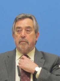 Belloch rehúsa hablar del informe de la Cámara de Cuentas sobre el desfase contable del presupuesto de 2011