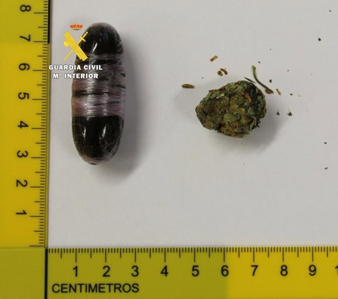 Droga ocupada a la mujer detenida. 