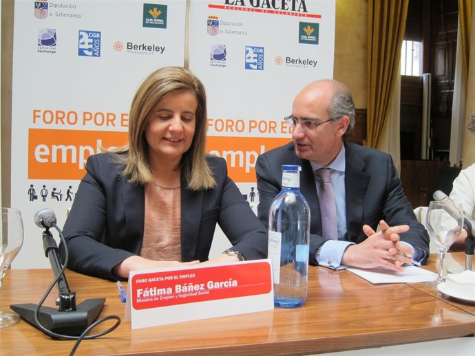 La ministra Báñez junto al presidente del PP de Salamanca, Javier Iglesias