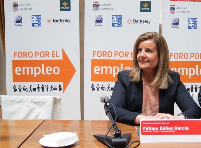 Fátima Báñez antes del Foro por el Empleo de La Gaceta de Salamanca