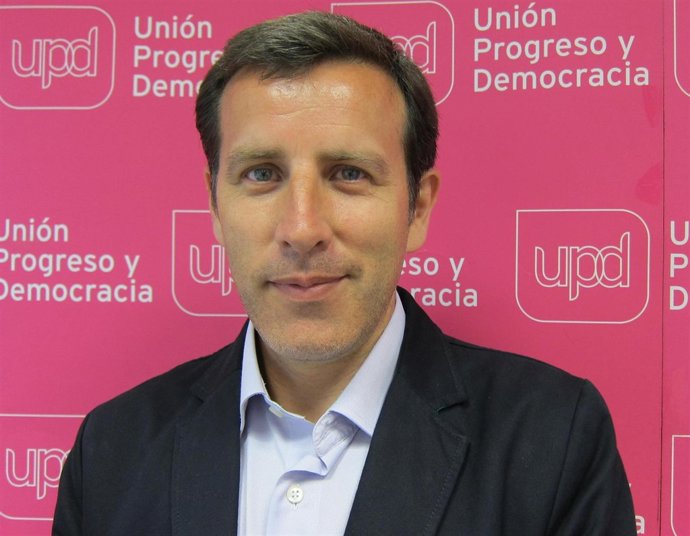 El coordinador de UPyD en Aragón, Carlos Aparicio