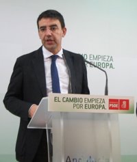 PSOE-A avisa a Moreno de las consecuencias de "quitar el acta de senador" a Sanz