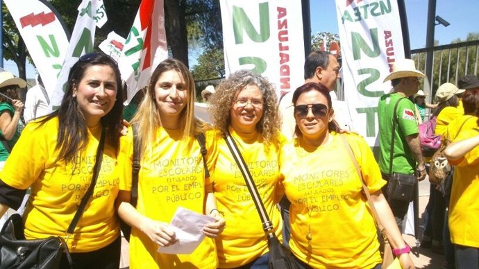 Protesta de monitores escolares