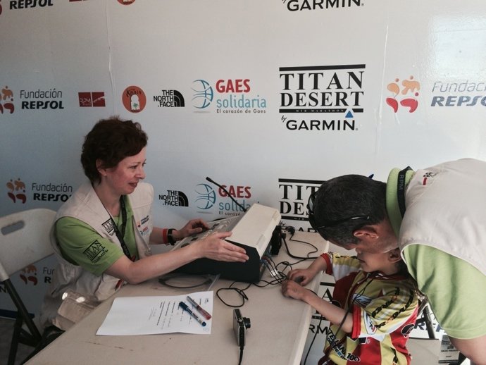 Gaes Solidaria en la Titan Desert 2014