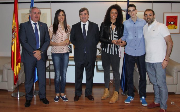 Cardernal recibe a los medallistas en los Europeos de Taekwondo 